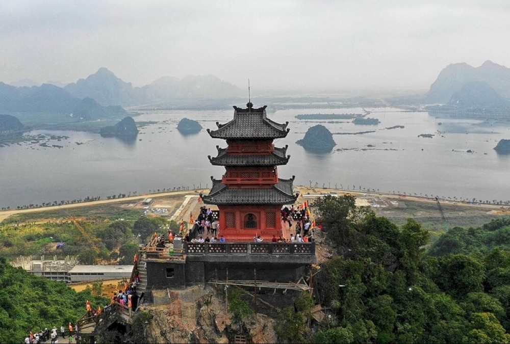 You can book a one-day tour to the Perfume Pagoda for a convenient visit to the various attractions